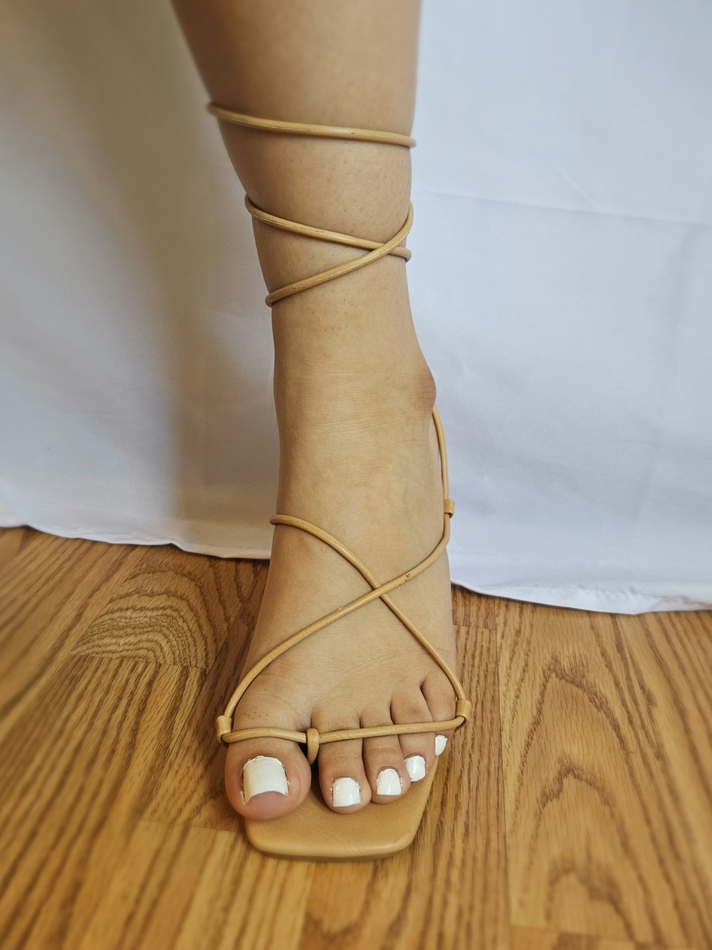 Billini Nude Lace Up Strappy Block Heel Sandals Square Toe US 5 EUC - Picture 9 of 11